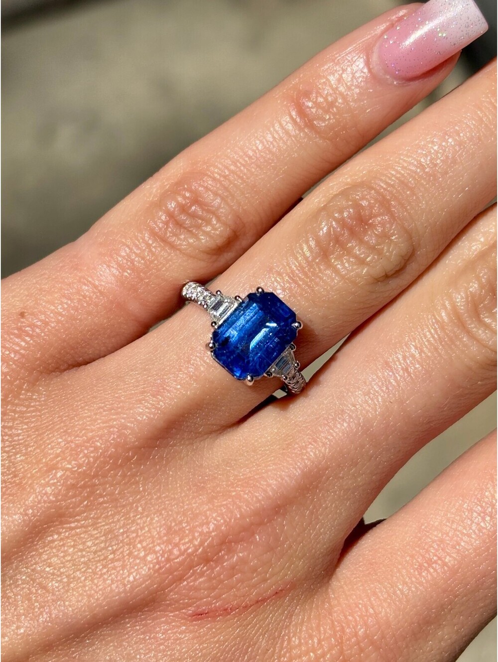 18k White Gold Natural Sapphire Ring 5.15 tcw GIA certified